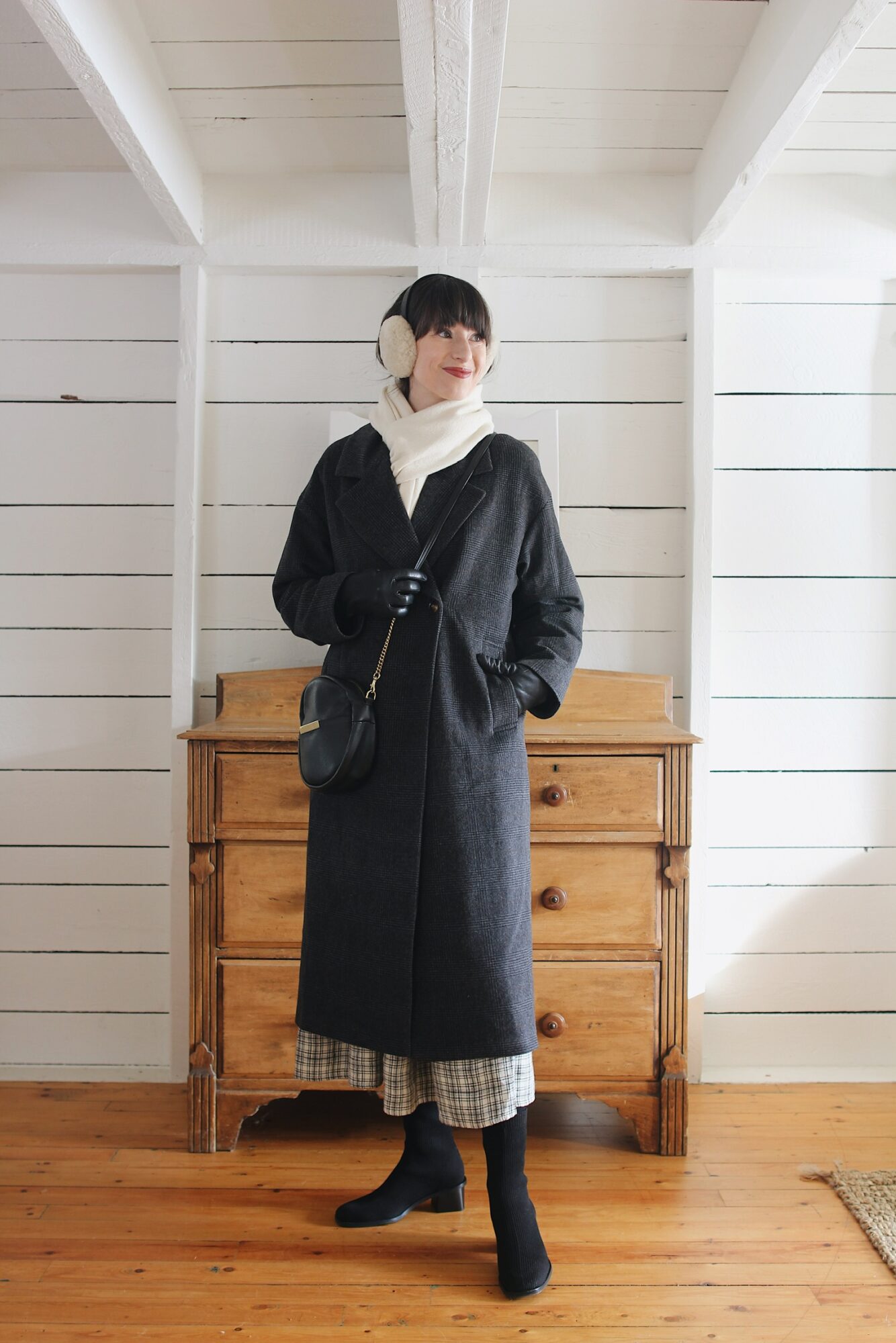 HOW TO STAY WARM IN A DRESS DURING WINTER